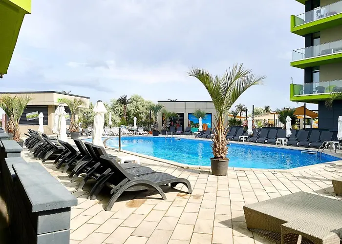 Evelyn\'S Apartment Spa&Pool Beach Resort