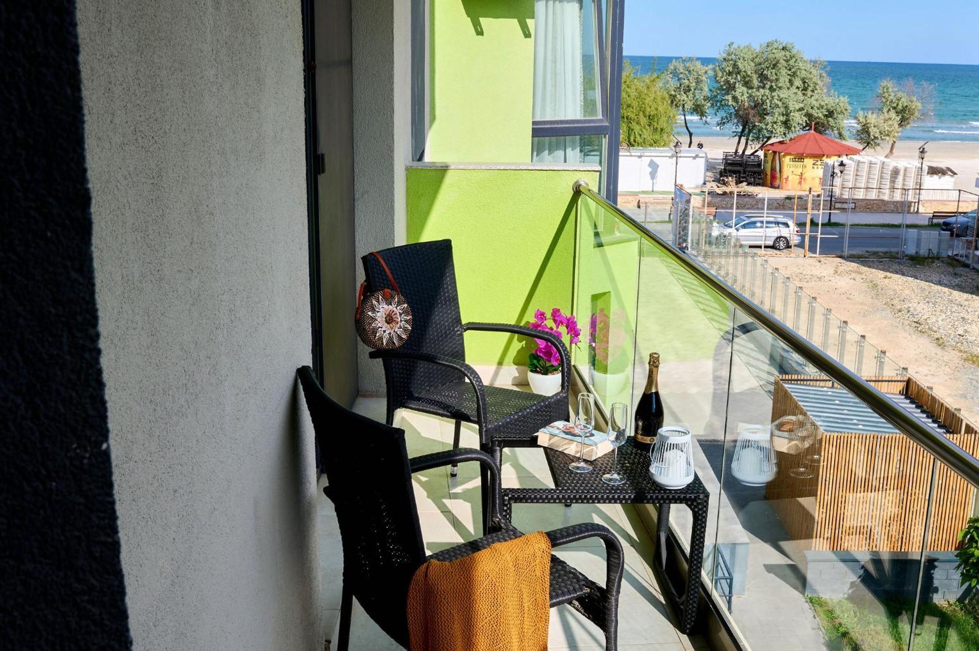 Evelyn's Spa&pool Mamaia